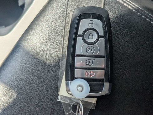 Used 2021 Ford Explorer XLT w/ Equipment Group 202A RWD image 35