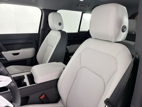 New 2025 Land Rover Defender 110 S image 25
