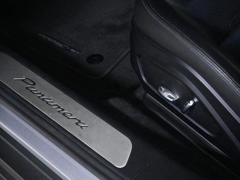 Certified 2021 Porsche Panamera image 21