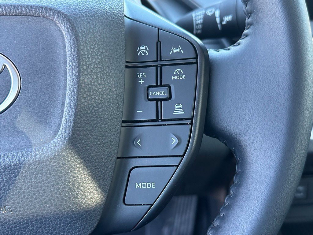 Used 2025 Toyota Prius LE FWD image 27