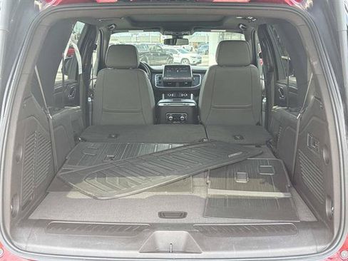 Used 2021 GMC Yukon SLT w/ SLT Luxury Plus Package AWD/4WD image 6