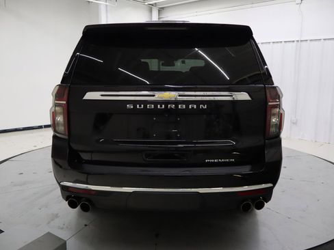 Used 2024 Chevrolet Suburban Premier image 4