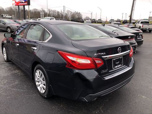 Used 2016 Nissan Altima 2.5 S w/ Power Driver Seat Package image 4