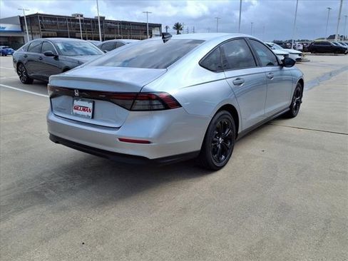 New 2025 Honda Accord SE image 6