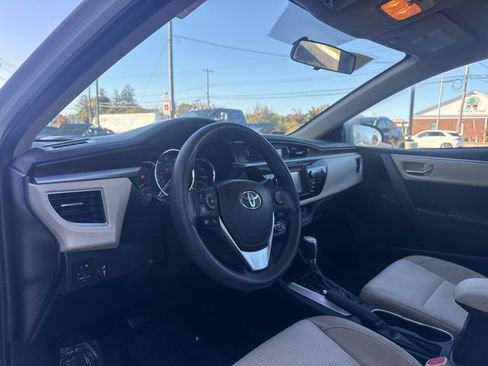 Used 2015 Toyota Corolla L image 8