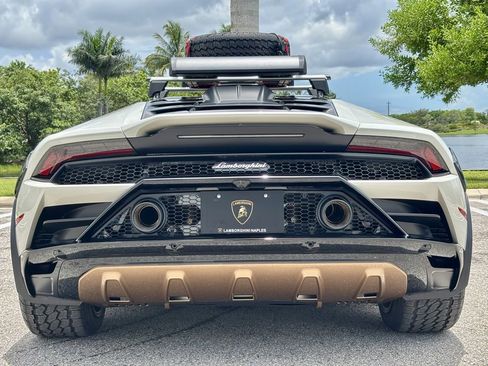 Used 2024 Lamborghini Huracan Sterrato image 16