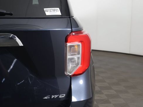 Used 2024 Ford Explorer XLT w/ Equipment Group 202A AWD/4WD image 15
