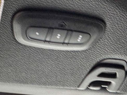 Used 2022 Jeep Wrangler Unlimited Sahara image 21