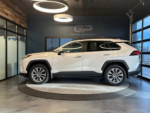 Used 2021 Toyota RAV4 Limited AWD/4WD image 6