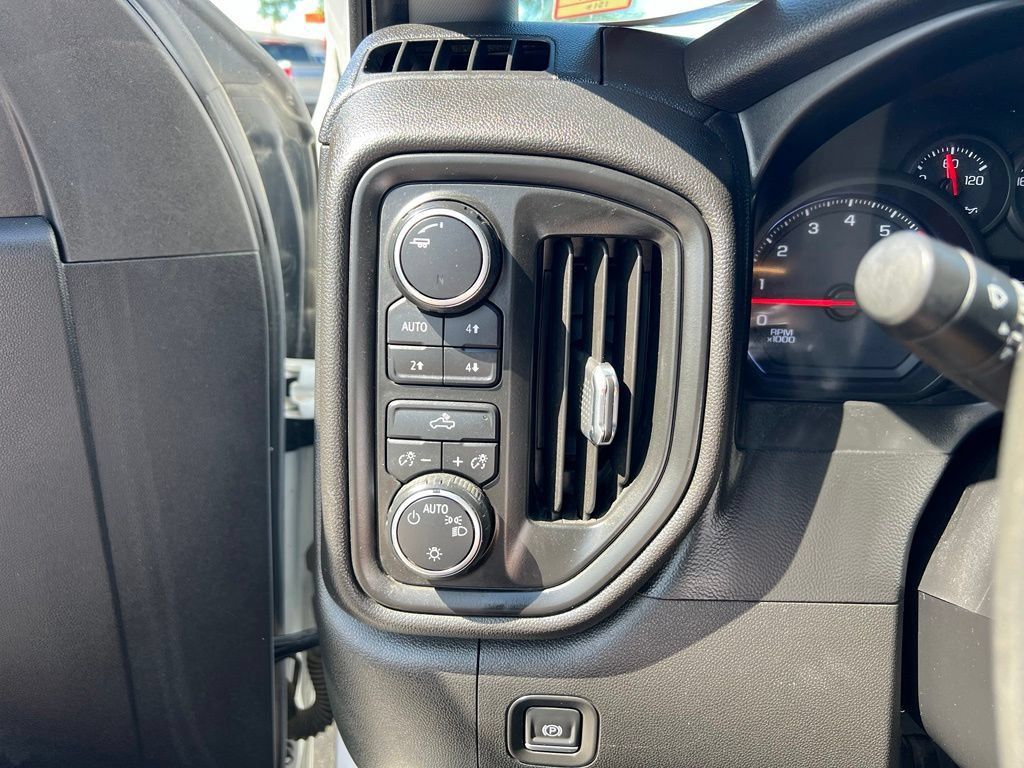 Used 2019 Chevrolet Silverado 1500 Custom Trail Boss w/ Custom Convenience Package AWD/4WD image 39