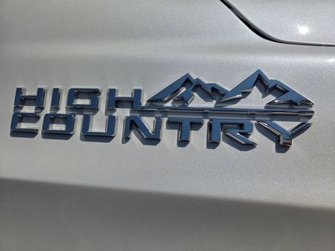Used 2025 Chevrolet Tahoe High Country AWD/4WD image 27