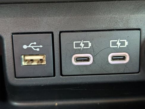 Used 2024 Toyota Highlander XLE image 21