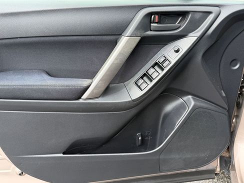 Used 2015 Subaru Forester 2.5i w/ Alloy Wheel Package image 13