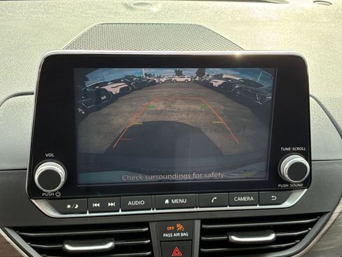 Used 2025 Nissan Altima 2.5 SV FWD image 23