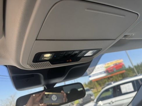 Used 2025 Ford Expedition Active image 26