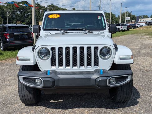 Used 2023 Jeep Wrangler Unlimited Sahara AWD/4WD image 9
