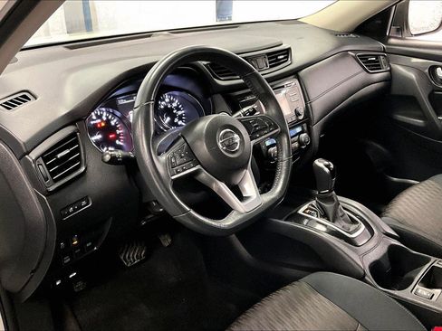 Used 2017 Nissan Rogue SV image 12