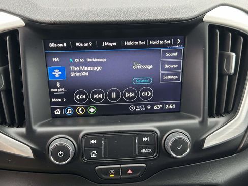 Used 2023 GMC Terrain SLT image 23