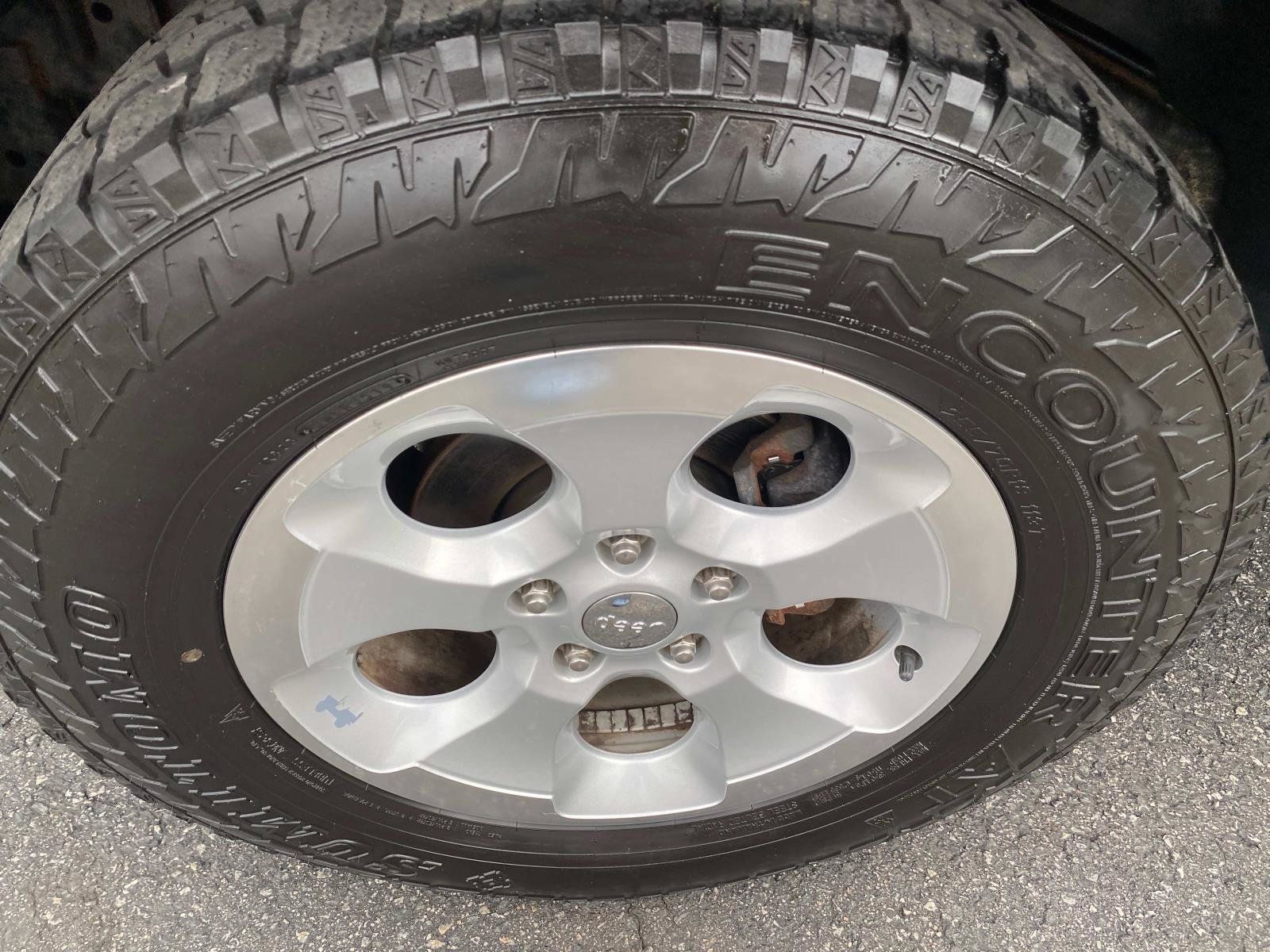 Used 2014 Jeep Wrangler Unlimited Sahara w/ Connectivity Group AWD/4WD image 20