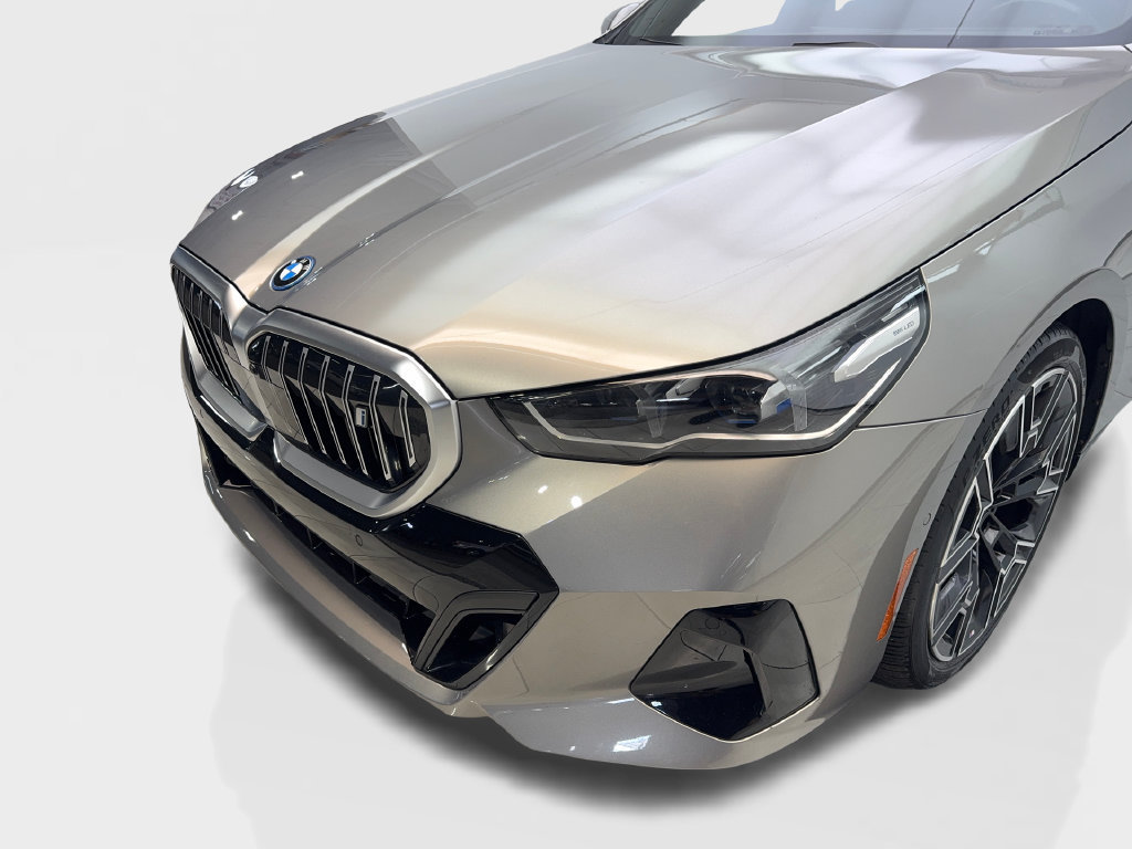 Used 2024 BMW i5 eDrive40i w/ M Sport Package RWD image 18