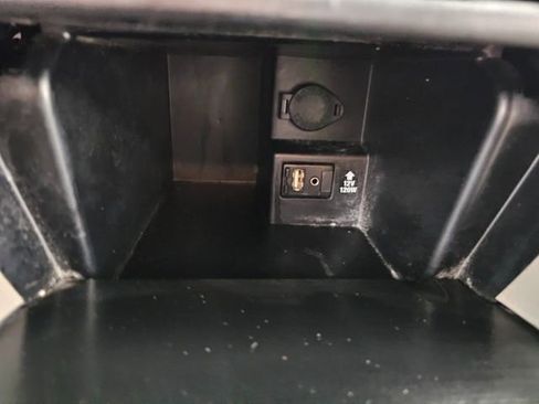 Used 2012 Toyota Camry LE image 32