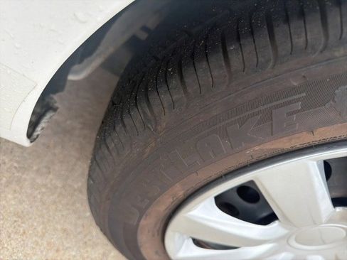 Used 2020 Nissan Versa S image 9