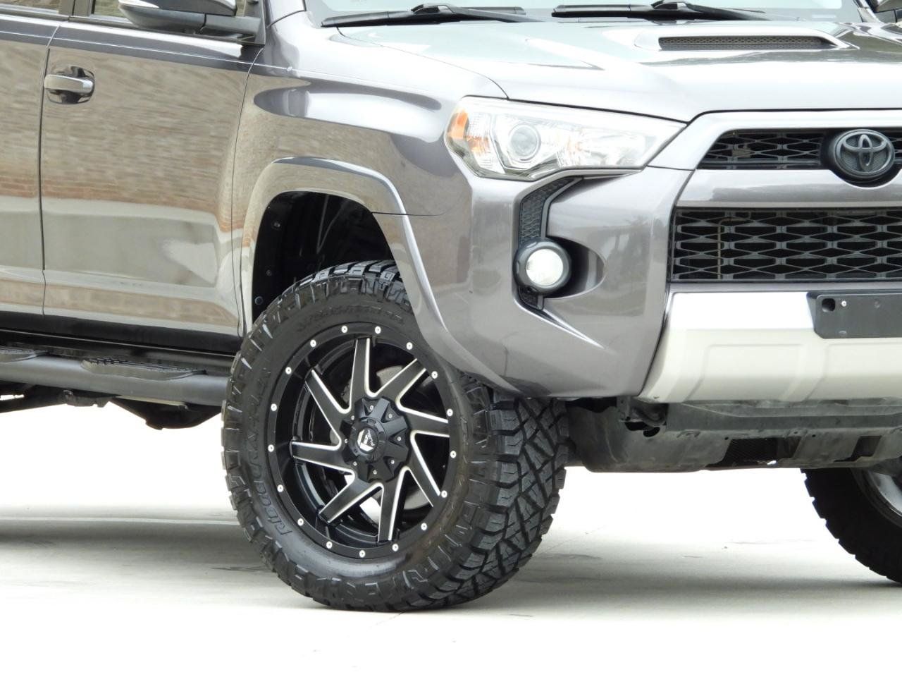 Used 2018 Toyota 4Runner TRD Off-Road Premium AWD/4WD image 23