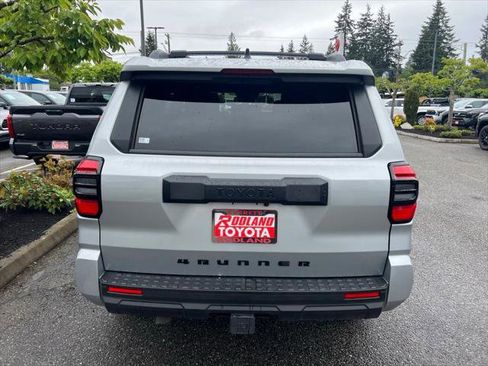 Certified 2025 Toyota 4Runner SR5 AWD/4WD image 8
