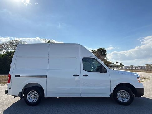 Used 2020 Nissan NV 2500 SV image 7