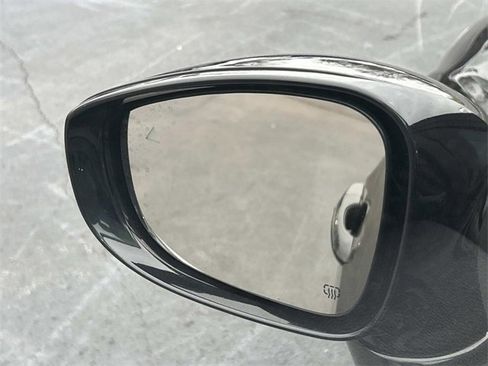 Used 2020 Chrysler Pacifica Touring-L w/ Advanced Safetytec Group image 16