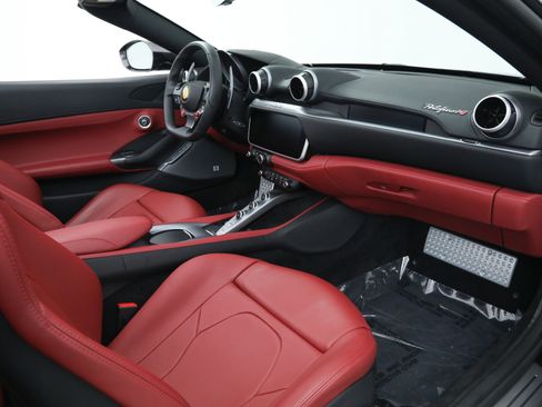 Certified 2023 Ferrari Portofino M image 21