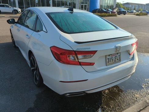 Used 2022 Honda Accord Sport image 4