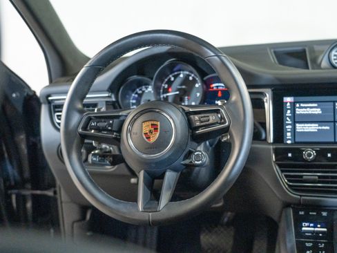 Certified 2026 Porsche Macan AWD/4WD image 24
