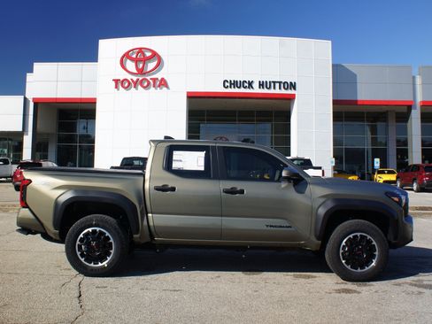 Used 2026 Toyota Tacoma TRD Off-Road w/ TRD Off Road Premium Package AWD/4WD image 23