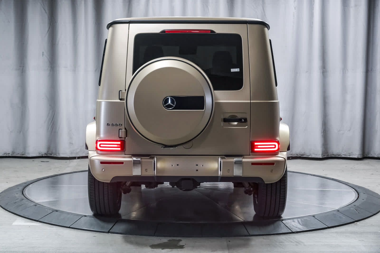 Used 2023 Mercedes-Benz G 550 image 3