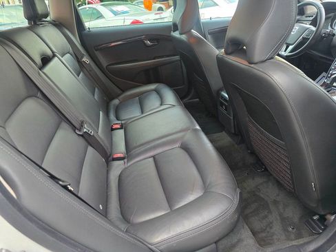 Used 2016 Volvo XC70 T5 Premier w/ Proximity Package FWD image 13