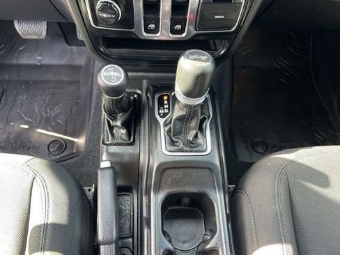 Used 2023 Jeep Wrangler Sport AWD/4WD image 30