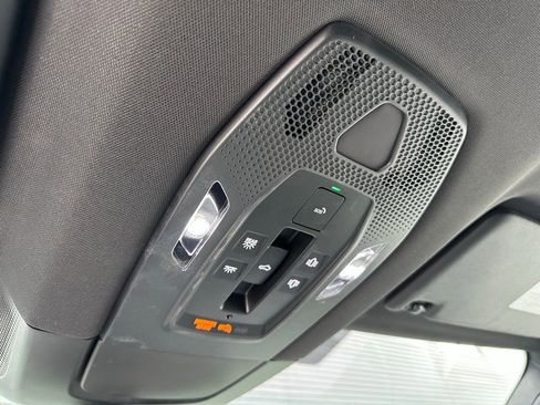 Used 2025 Porsche Macan 4 Electric image 35