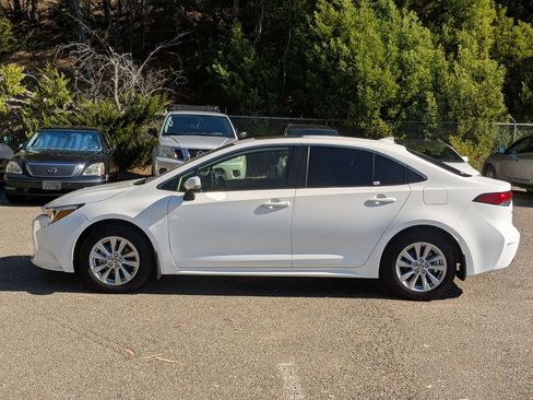 Used 2025 Toyota Corolla XLE image 8