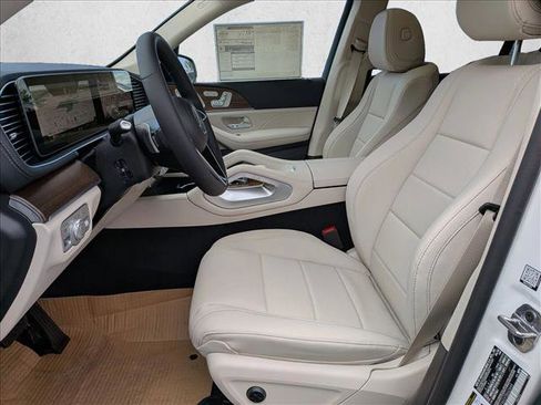 New 2026 Mercedes-Benz GLS 450 4MATIC image 4