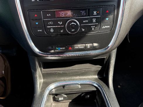 Used 2018 Dodge Grand Caravan GT FWD image 29