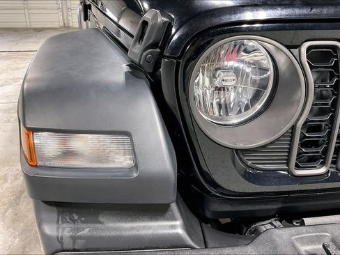 Used 2024 Jeep Wrangler Unlimited Sport AWD/4WD image 35