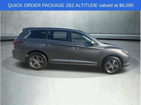 Used 2020 Jeep Grand Cherokee Altitude AWD/4WD image 3