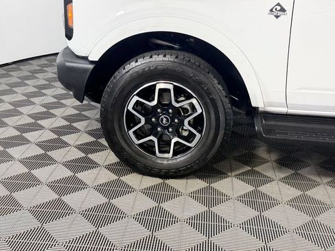 Used 2025 Ford Bronco Outer Banks AWD/4WD image 12