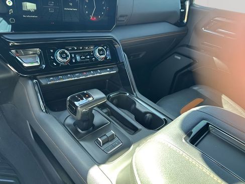 Used 2022 GMC Sierra 1500 AT4 w/ AT4 Premium Package image 36