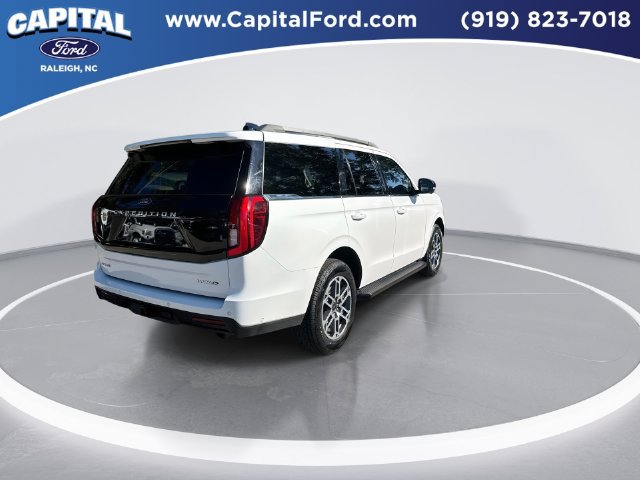 Certified 2025 Ford Expedition Active AWD/4WD image 8