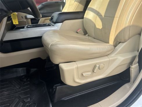 Used 2019 Ford F250 Lariat w/ Lariat Value Package image 12