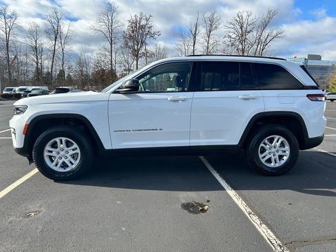 Used 2023 Jeep Grand Cherokee Laredo w/ Luxury Tech Group I image 4