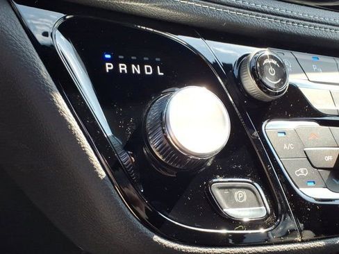 New 2026 Chrysler Pacifica Select image 10