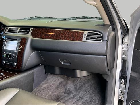 Used 2014 GMC Yukon Denali RWD image 16